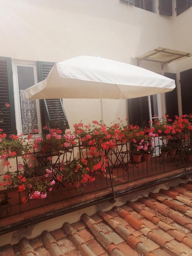 Bed And Breakfast Evelina Lucca Exteriör bild
