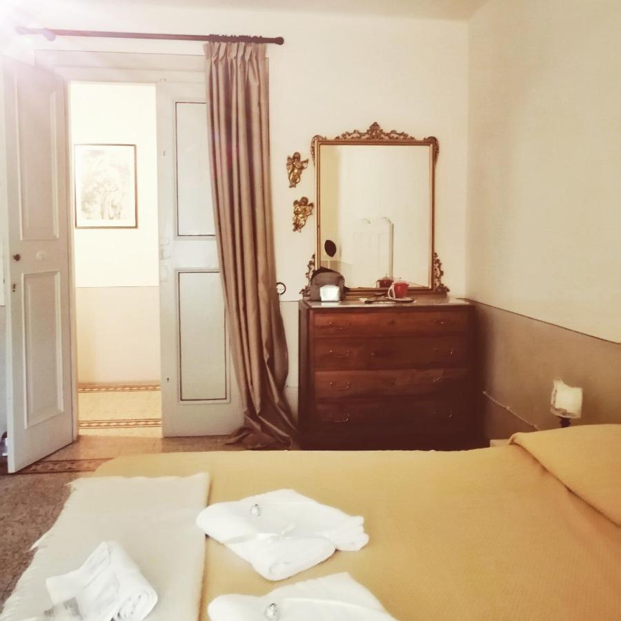 Bed And Breakfast Evelina Lucca Exteriör bild