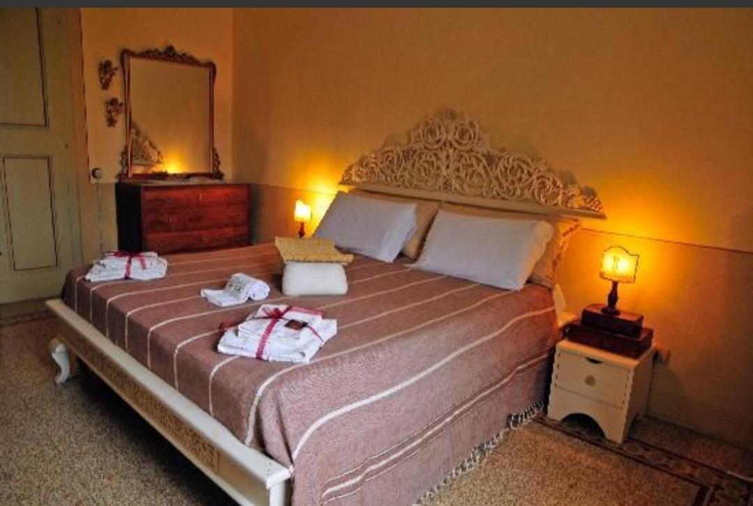Bed And Breakfast Evelina Lucca Exteriör bild